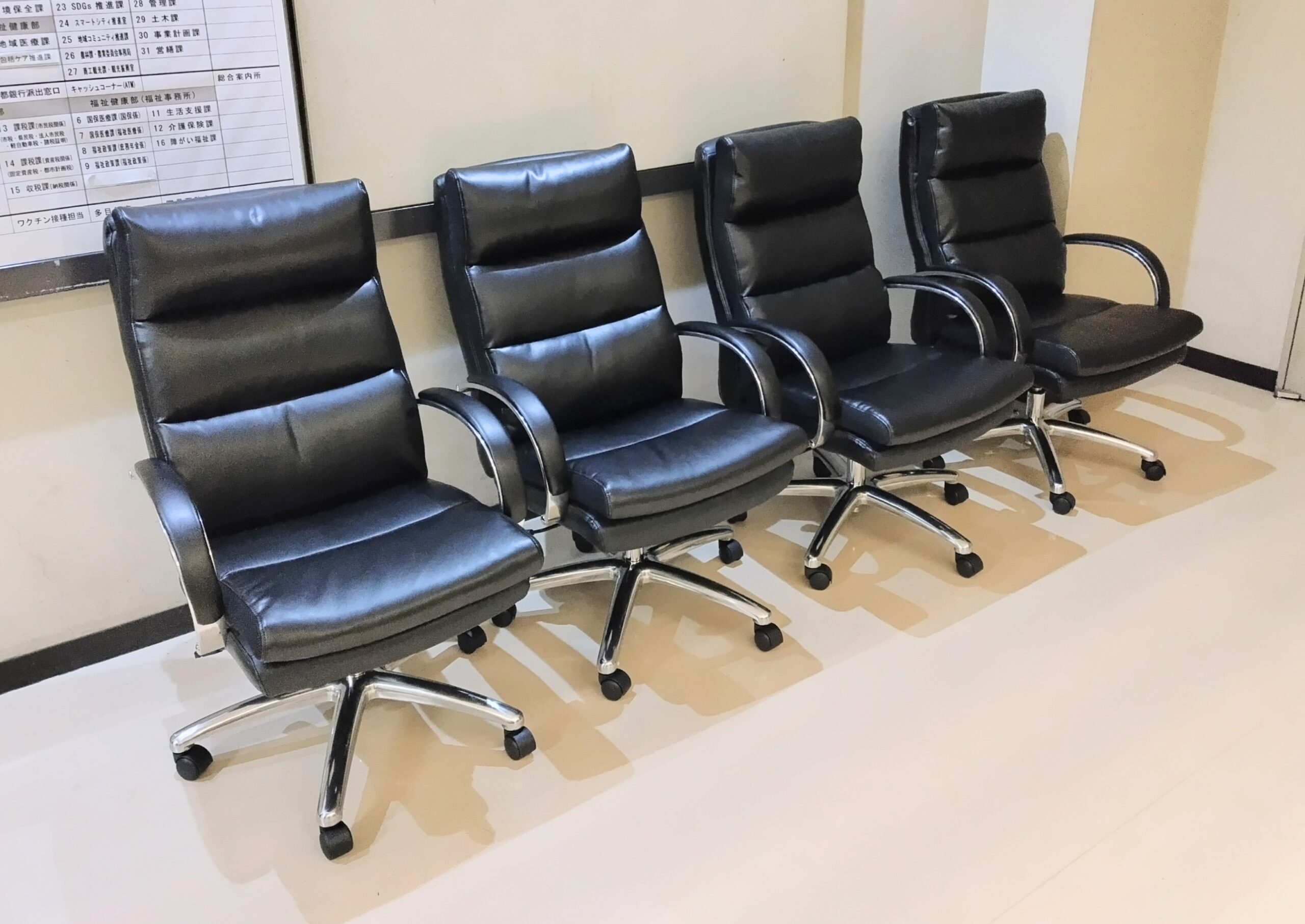 オフィス家具 まとめて持っていってくれる方 募集